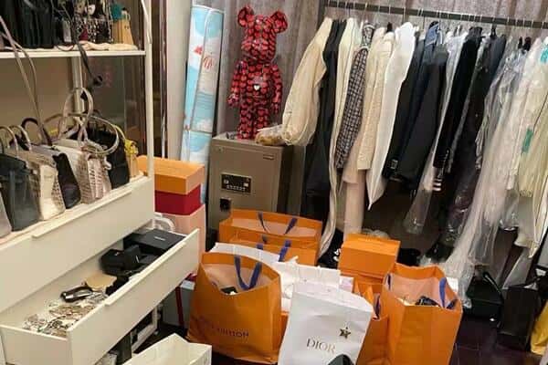 五常市回收一线品牌衣服